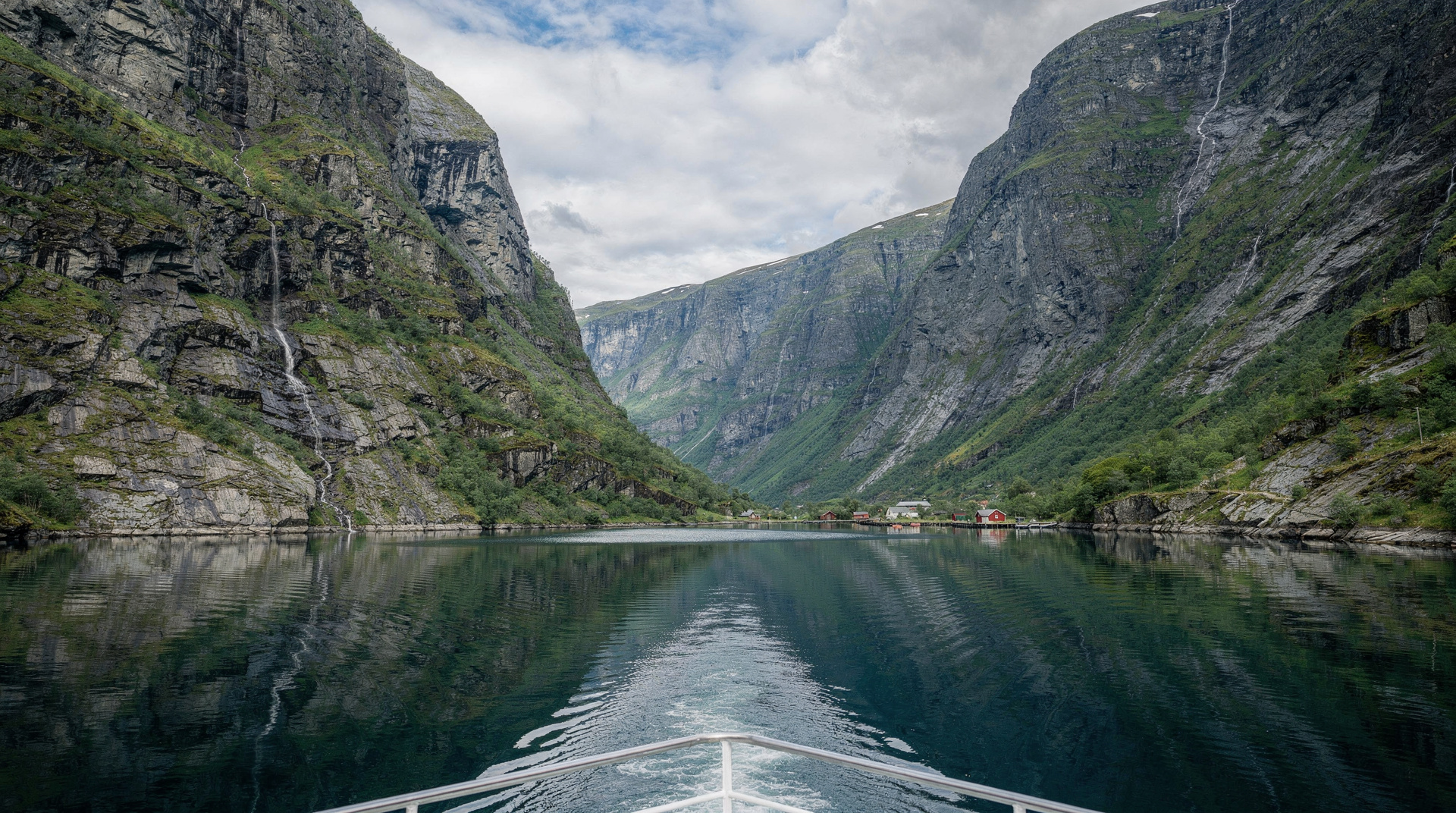 Norway in a Nutshell explained: what it is, DIY vs packaged, from Oslo